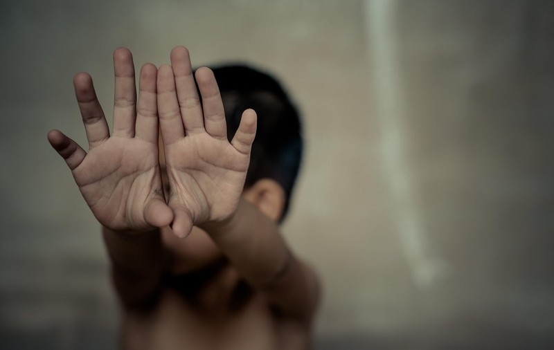 Profesor de muzică, cercetat pentru racolare de minori în scopuri sexuale: „Acest individ nu are ce căuta lângă copii”