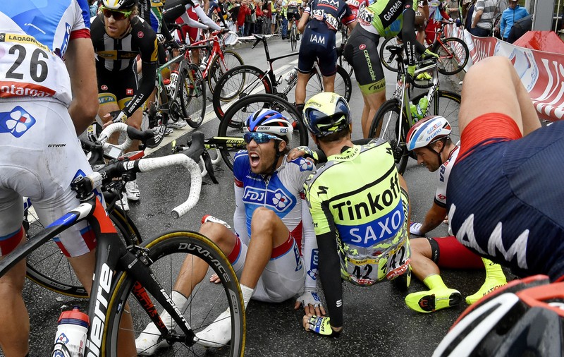 Le Tour 2015 a fost marcat de căzături, abandonuri și victorii de etapă obținute roată la roată