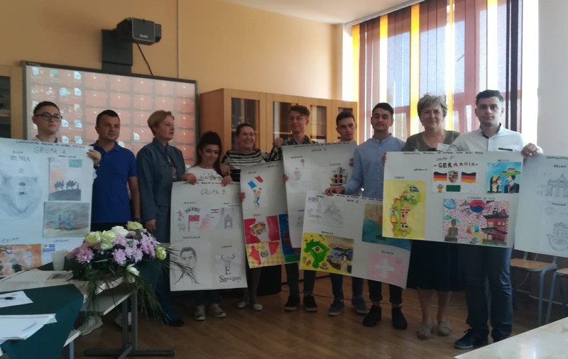 Imaginile Campionatului Mondial de fotbal Rusia 2018. Cum și-au imaginat turneul final elevii de la clasa a XI-a! Cristino și Messi sau fotbalul sufocat | FOTO&VIDEO