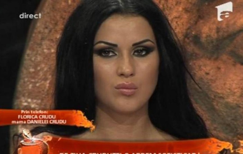 Florica, mama Cruduței, care lucrează în Italia, și-a emoționat fiica de ziua ei: ”Daniela de câte ori a venit aici a făcut impresie bună! A știut limbi străine!” VIDEO
