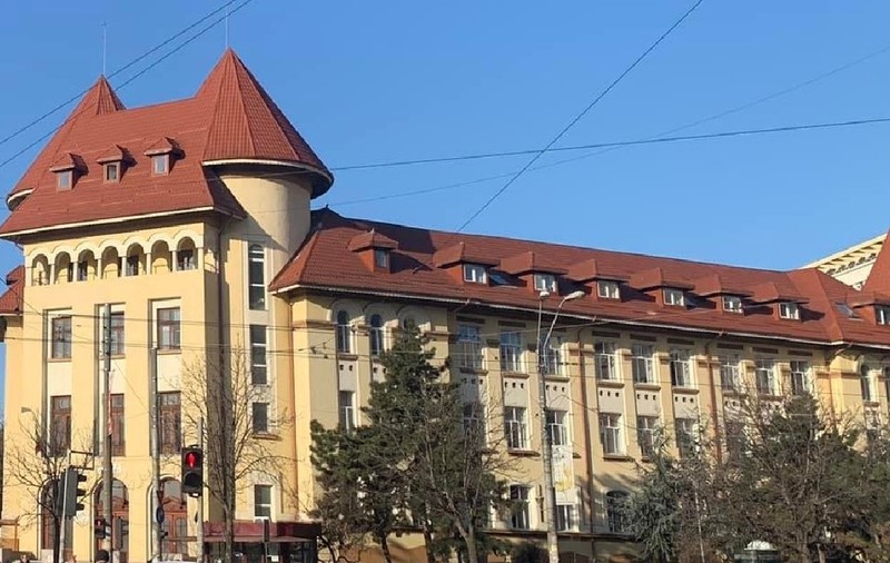 Elevii de la Colegiul Iulia Hasdeu, din București, scoși din clase, după o falsă alertă de incendiu