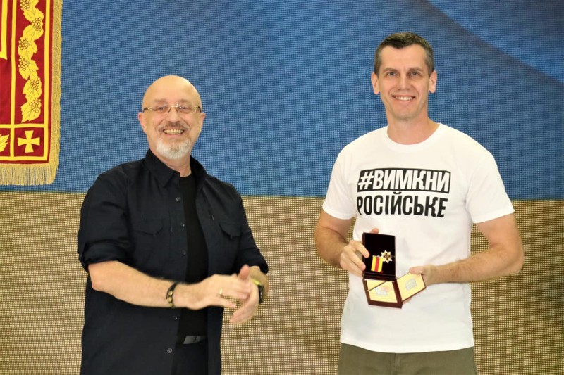 Serhii Kuzan, premiat de ministrul Apărării al Ucrainei, Oleksii Reznikov în 2022