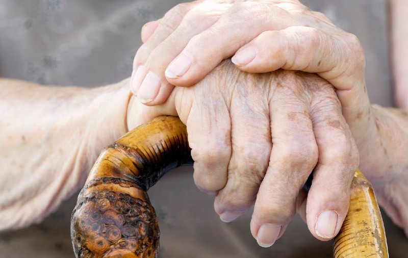 Pensiile vor întârzia câteva zile în noiembrie. Când vor fi plătite indemnizațiile de creștere a copilului și de handicap