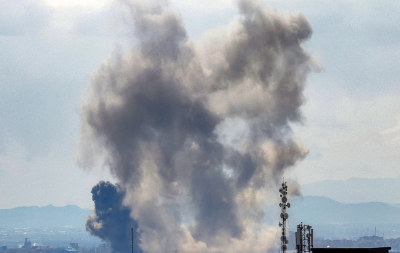 Livetext Război în Iran, ziua 39. China și Rusia au blocat la ONU redeschiderea Strâmtorii Ormuz / A început faza a doua a conflictului cu un val de atacuri asupra Iranului