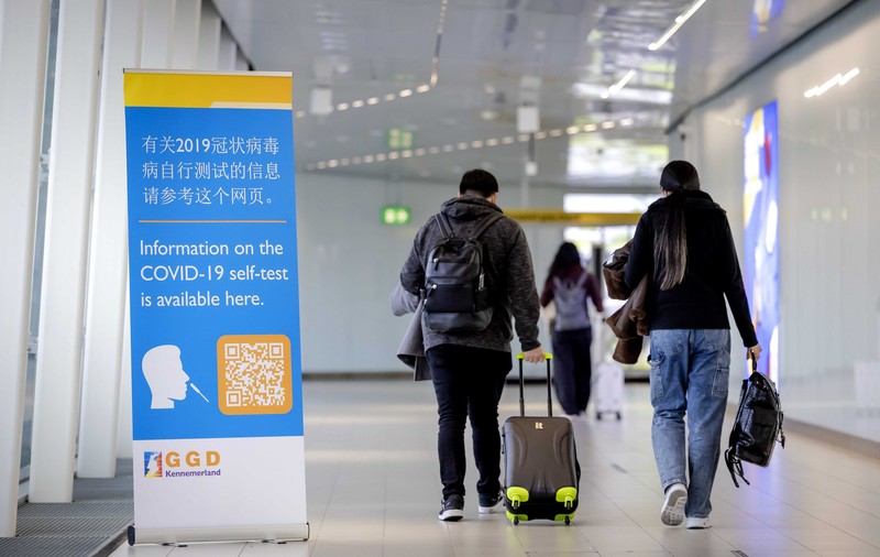 Statele UE au ajuns la un acord privind testarea COVID a călătorilor care vin din China