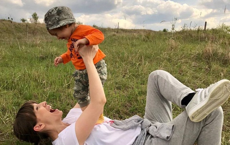 Adela Popescu aduce magia prieteniei pe marele ecran. “Este ceva ce las copilului meu”