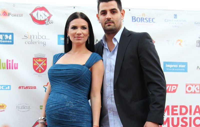Ellie White, şase săptămâni până la naştere! Vezi cum se pregătește de marele moment!