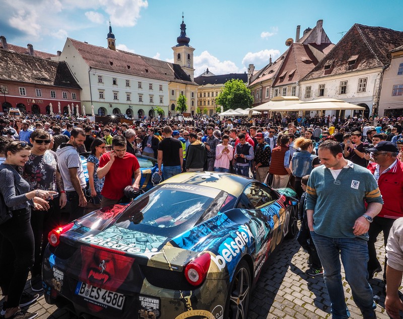 GUMBALL 3000: Bolizii de lux conduși de bogații lumii au ajuns în România! Un șofer a rămas fără permis după ce a condus cu 216 km/oră GALERIE FOTO & VIDEO