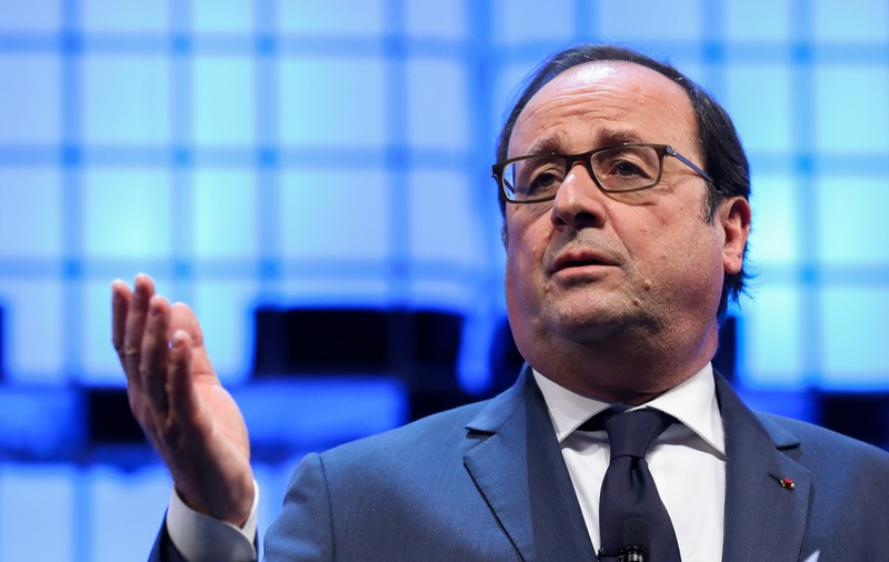 Fostul președinte francez Francois Hollande cere suspendarea Turciei din NATO, nu excluderea, în urma ofensivei militare din Siria