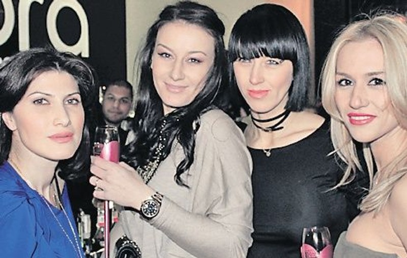 La 31 de ani Raluca Sandu a primit o petrecere-surpriză