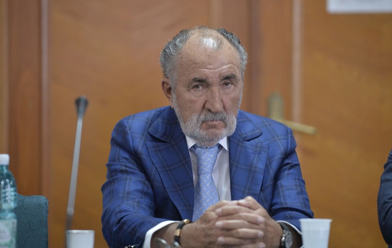 Ion Țiriac, apărat de fiul lui, după ce soţul Serenei Williams l-a făcut „clovn rasist şi sexist”. Ce mesaj i-a transmis