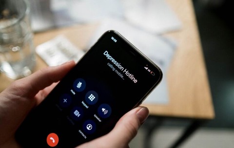 Fraudele telefonice care folosesc numele băncii au crescut cu peste 30% în 2024. Ce date nu se dau niciodată