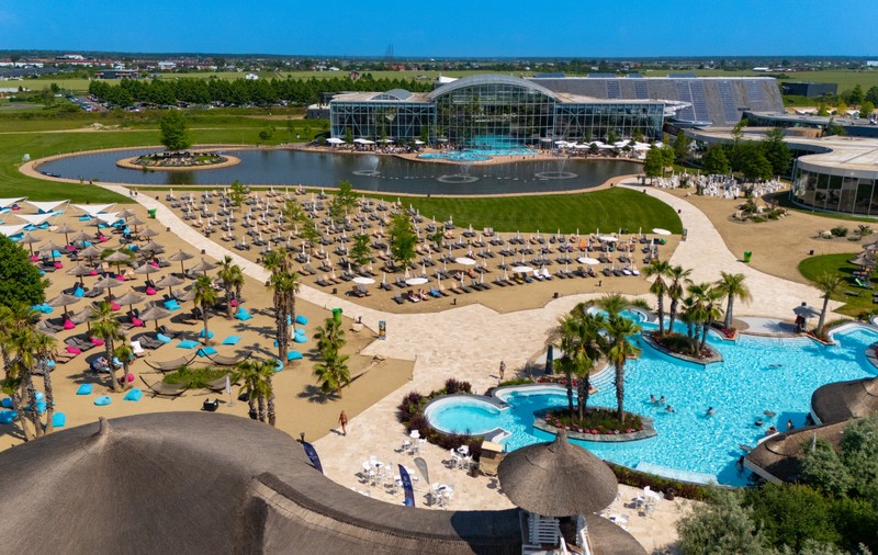 Destinatia de vacanta exotica care face valuri international si local: Therme Bucuresti a redeschis plajele Sands of Therme si Galaxy Horizon, și anunță o serie de evenimente pentru sezonul de vară