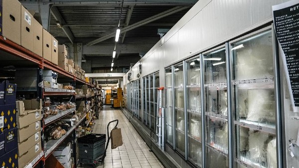 rafturi goale congelatoare