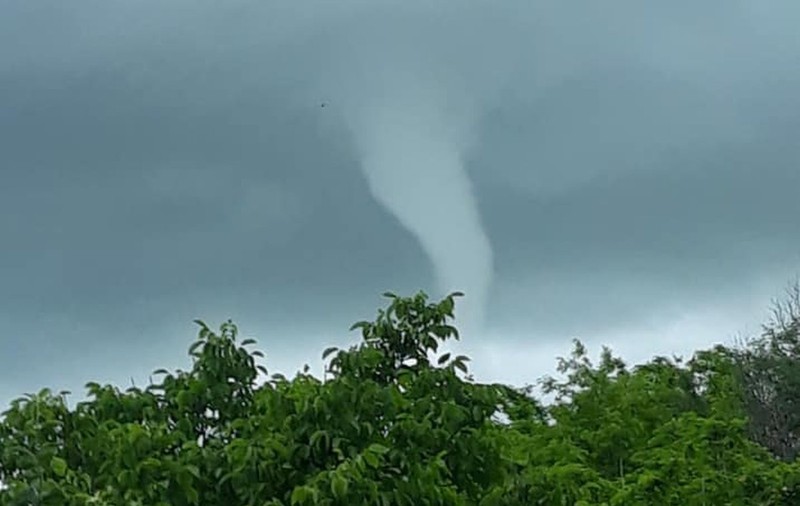 Fenomene meteo extreme în Babadag. Localnicii au filmat două tornade