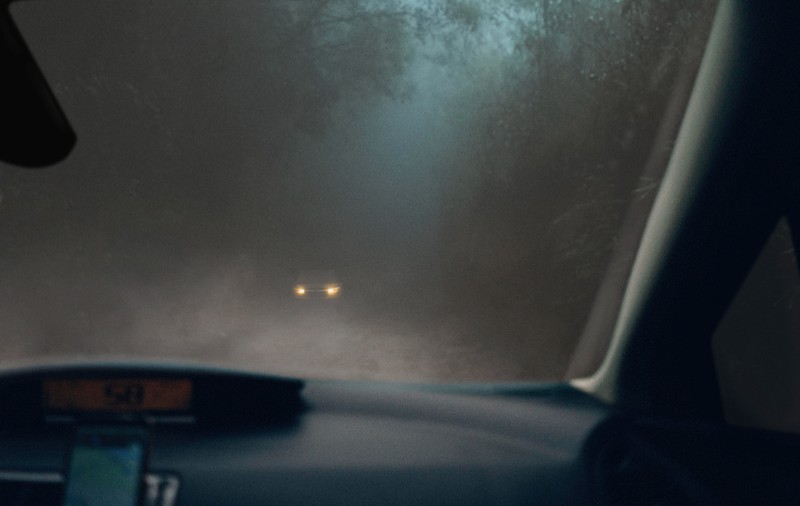 Ceață densă pe drumuri din aproape jumătate de țară. Recomandările Centrului Infotrafic