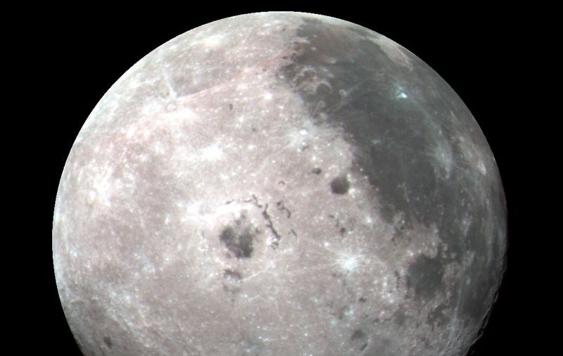 Misiune pe Lună în căutarea apei şi a locurilor de aselenizare