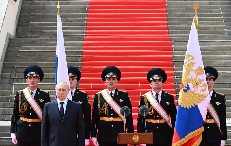 „Ați oprit un război civil”. Vladimir Putin a lăudat militarii ruși pentru „curaj, vitejie și loialitate”