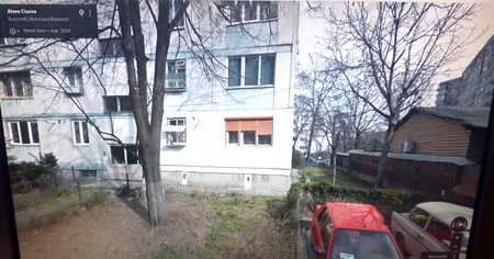 Imagine din 2009, înainte ca parohia să se extindă și pe spațiul verde