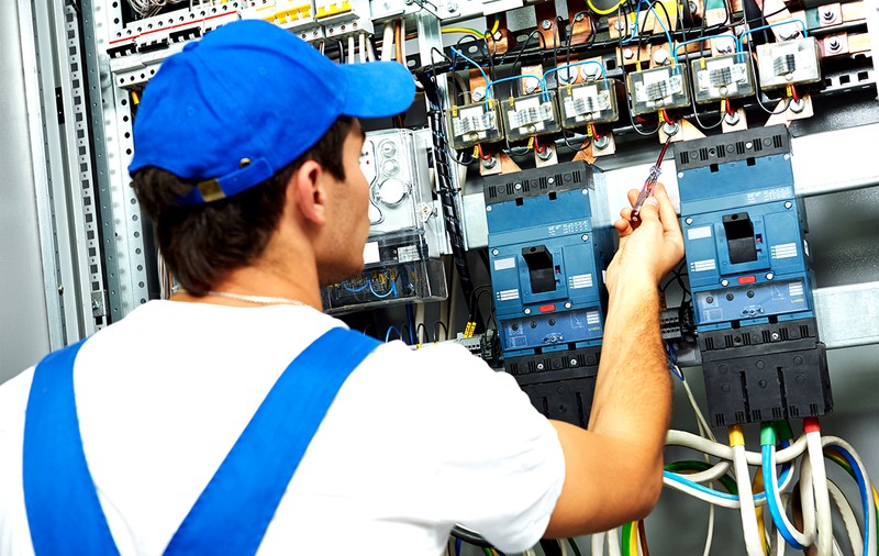 VIDEO / Preţuri supraevaluate de peste zece ori pentru testarea instalațiilor electrice ale Direcției Protecția Copilului Sector 6