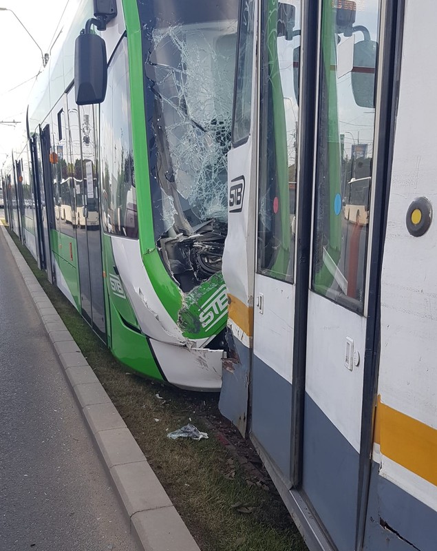 Două tramvaie s-au tamponat pe Şoseaua Giurgiului. Circulaţia pe liniile 7, 19 şi 25 a fost blocată temporar