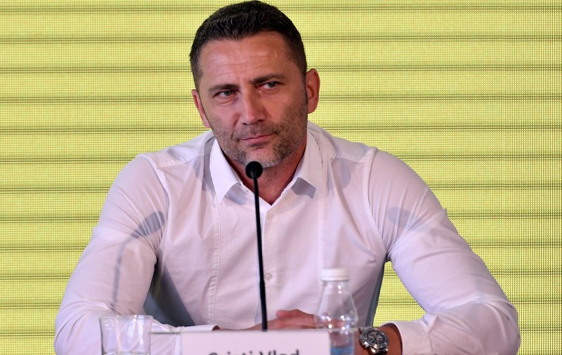 Cristi Vlad a demisionat de la Petrolul, după ce ”lupii galbeni” și-au compromis șansele de promovare. Jucătorii, înjurați și dezbrăcați de fani