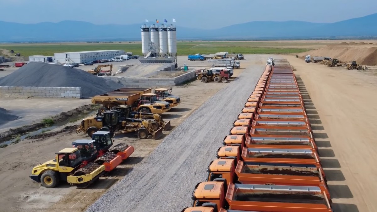Lucrările pe lotul 1D Joseni-Ditrău al Autostrăzii Unirii A8 au început oficial. Constructorul a organizat șantierul