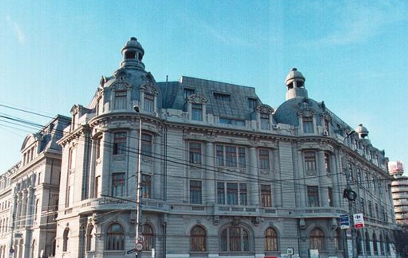 Liber la diploma Doctor Honoris Causa primită de Ceaușescu. O poți vedea și tu!