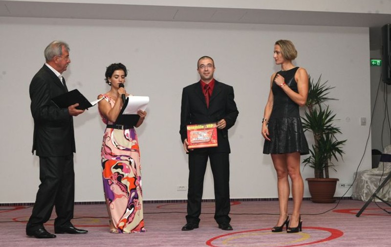 Prima actriţă din România premiată la Cannes, Dorotheea Petre, a prezentat aseară Premiile VIP! 