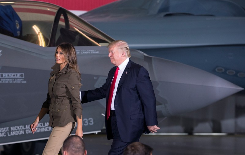 Donald și Melania Trump, vizită surpriză la soldații din Irak. Președintele american, pentru prima oară într-o zonă de conflict