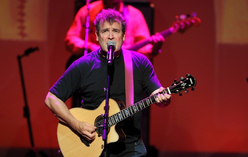 A murit muzicianul Johnny Clegg. Fusese diagnosticat cu cancer în urmă cu patru ani