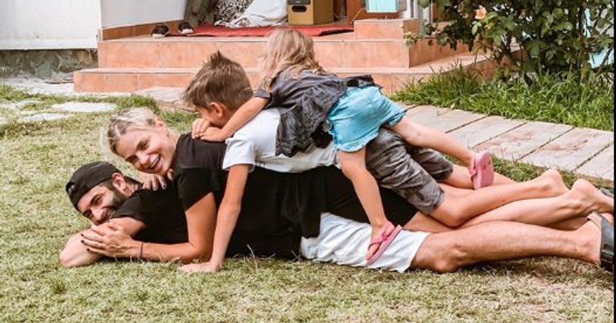 Jojo, pe numele său real Cătălina Grama, este o cunoscută artistă din țara noastră. Vedeta are un băiețel, Achim, din mariajul pe care l-a avut cu Ionuț Grama. Jojo mai are o fetiță, Zora, din povestea de dragoste pe care o trăiește cu actorul Paul Ipate.