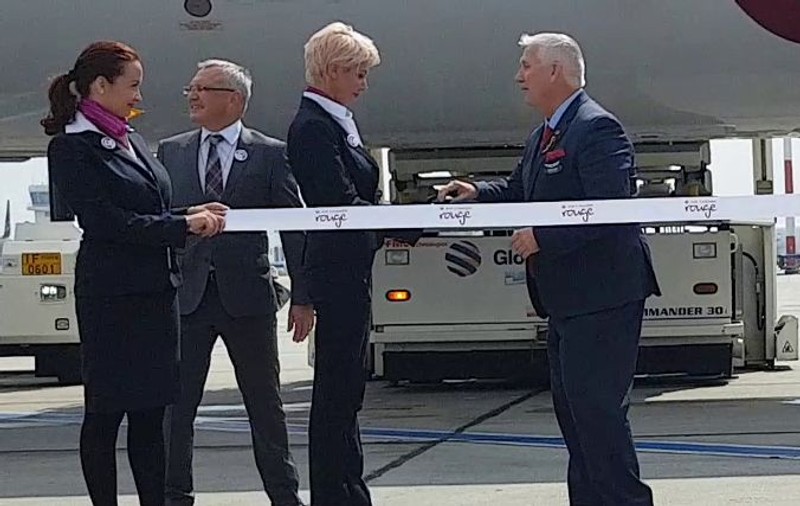 VIDEO / Preşedintele companiei Air Canada Rouge, după primul zbor direct spre România: ”Încurajăm canadienii să descopere Bucureştiul”
