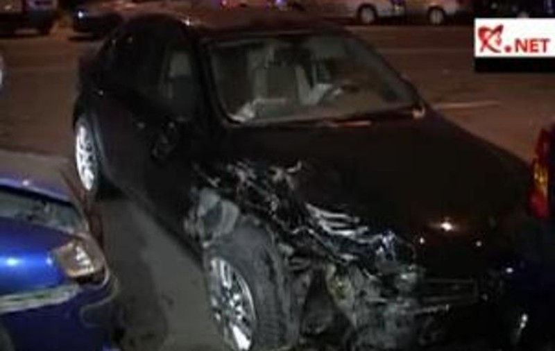 Cursă ilegală de mașini, sfârșită tragic: un rănit grav și șapte autoturisme avariate