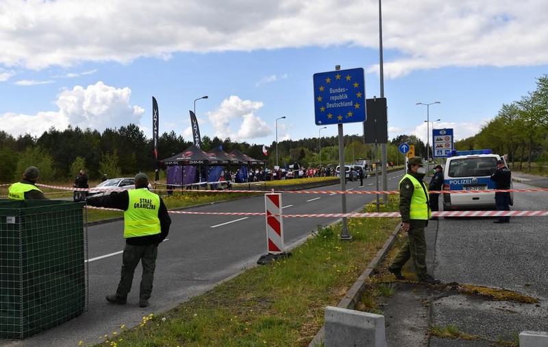 Începând de la 1 mai, Germania suspendă restricțiile orare impuse la tranzitarea frontierei către România