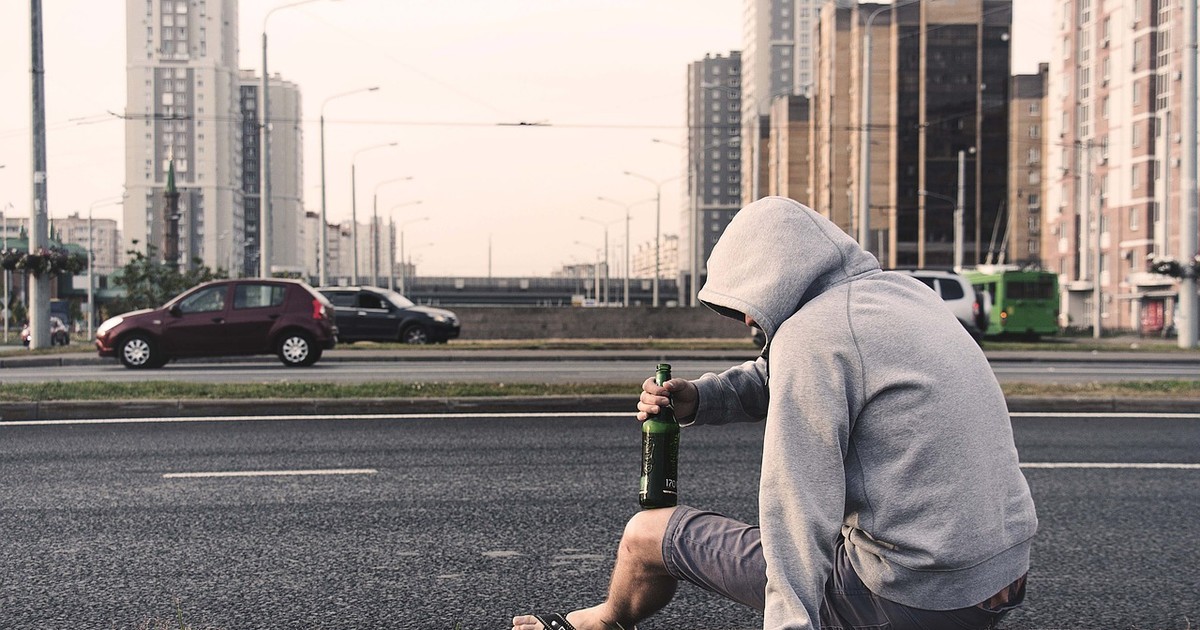 Un individ beat și adormit în mijlocul drumului, ucis de un șofer în Galați