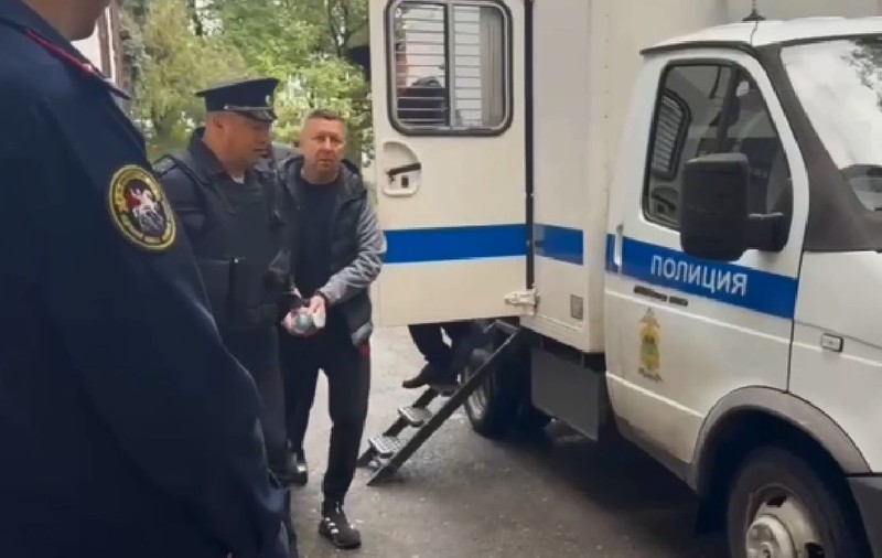 Oficial corupt prins cu un milion de euro și 12 kilograme de aur, după o urmărire ca-n filme, în Rusia. Unde era ascunsă averea