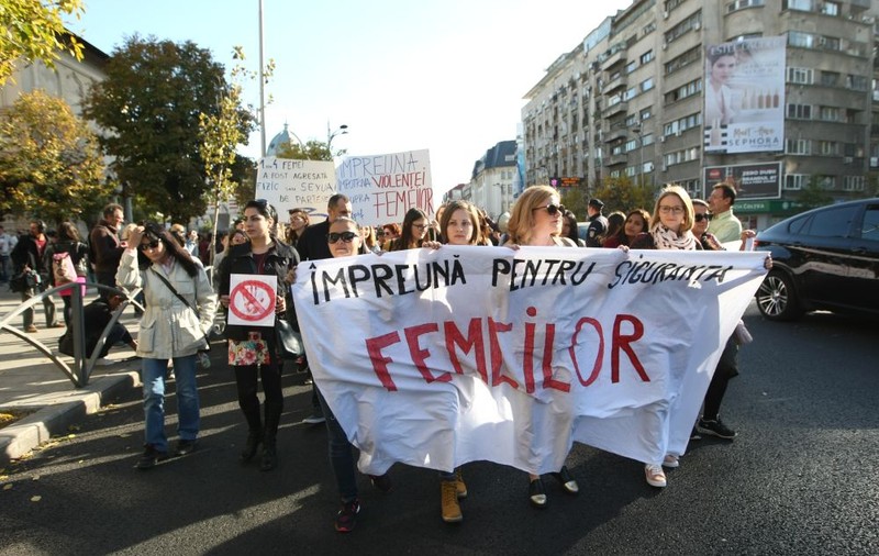 Ziua Internațională împotriva violenței asupra femeilor: La fiecare 5 zile, o femeie din România este ucisă în bătaie