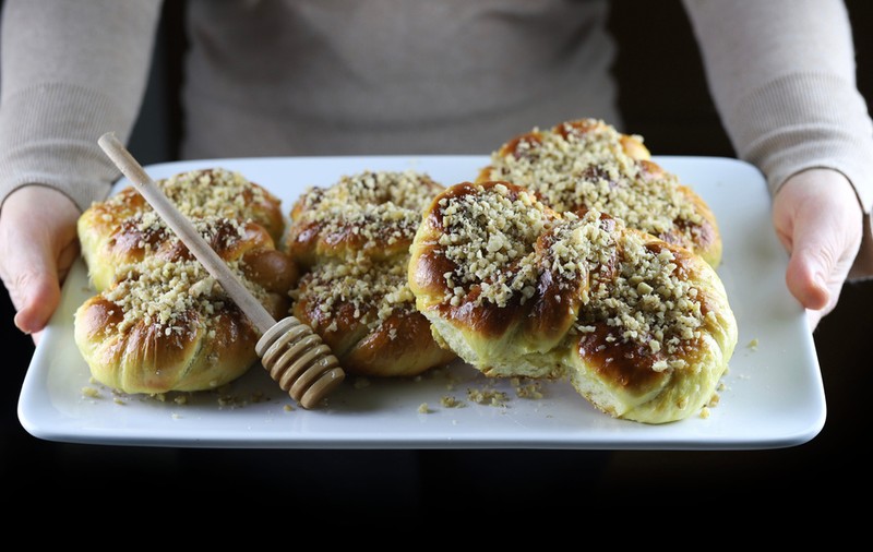 Cum faci mucenici pufoși. Secrete pentru sfințișori moldovenești delicioși