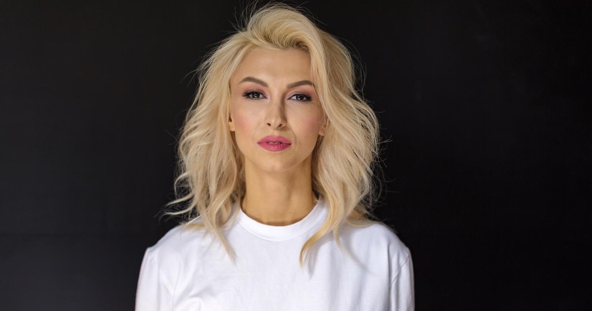 Andreea Bălan spune lucrurilor pe nume despre alăptat. "Decât să își pună creierul la contribuție, e mai simplu să mă judece pe mine"
