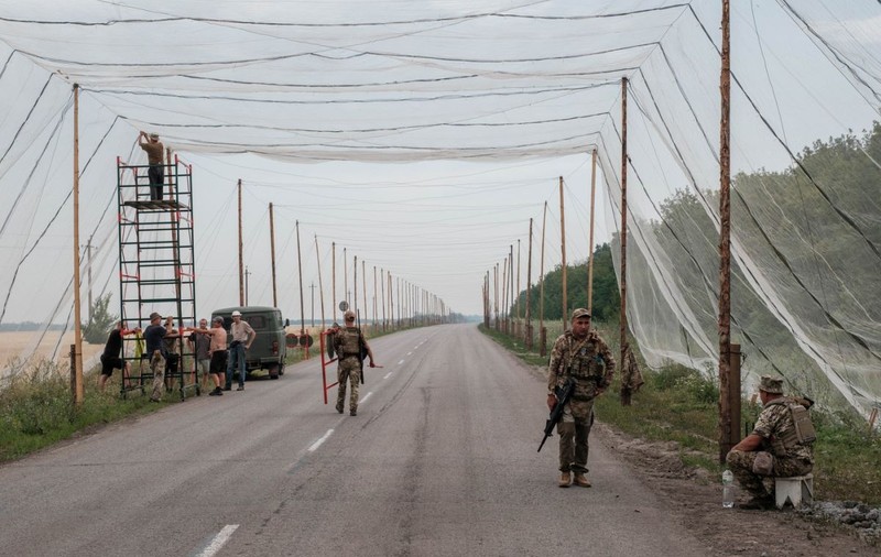 Francezii trimit plase de pescuit vechi în Ucraina pentru protecție împotriva dronelor: „Sunt folosite pe drumuri, poduri, la intrările în spitale”