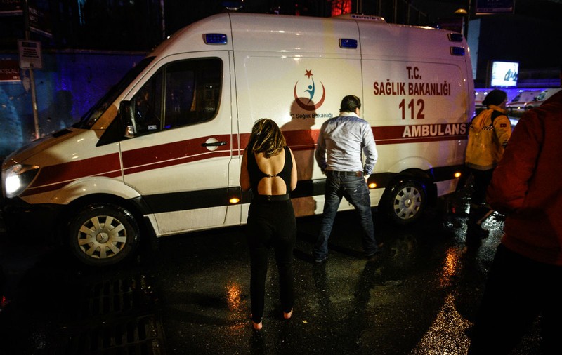 MAE verifică dacă printre victimele atacului din Istanbul sunt şi români:  „Deocamdată nu s-au făcut solicitări de asistență consulară”