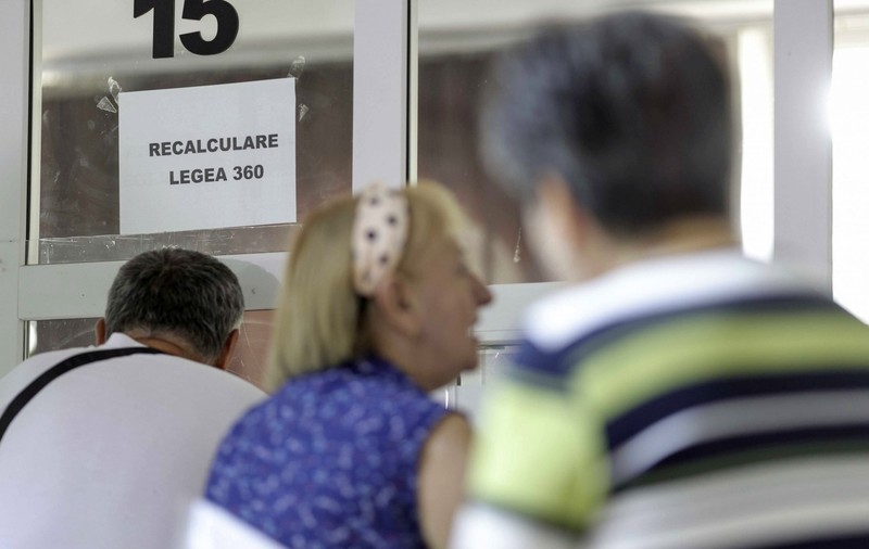 Ce se întâmplă cu pensionarii care au primit mai mulți bani la pensie, din cauza greșelilor la recalculare. E oficial