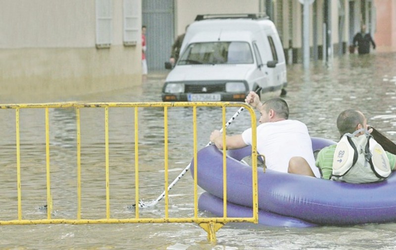 Spania: 2 morţi în urma ploilor abundente
