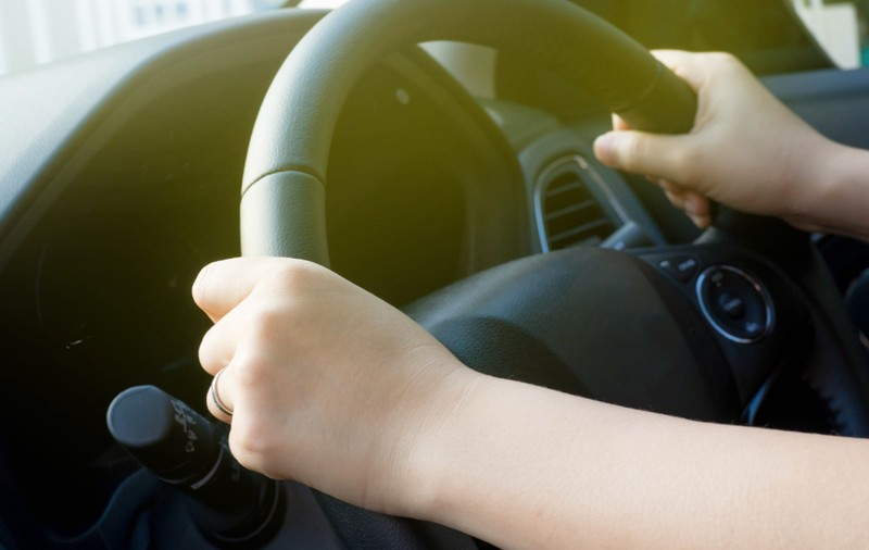 Băiat de 12 ani, prins la volan în Belgia: tatăl, prea beat ca să conducă, mama era pe bancheta din spate