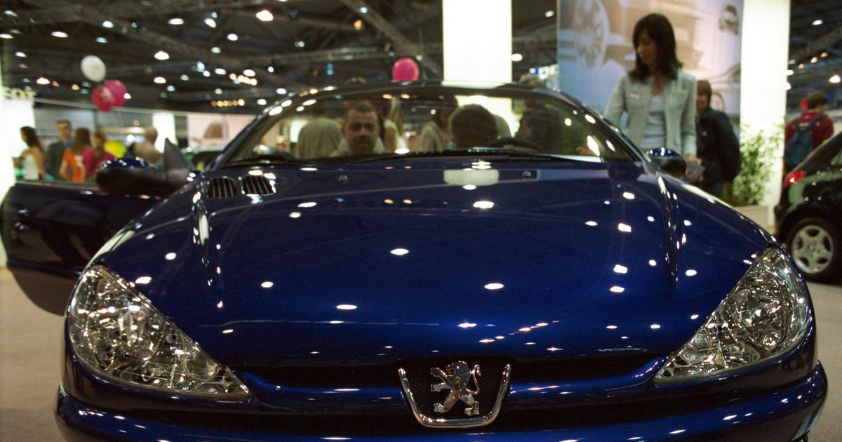 Peugeot 206 CC este probabil una dintre cele mai ieftine intrări în lumea cabrio