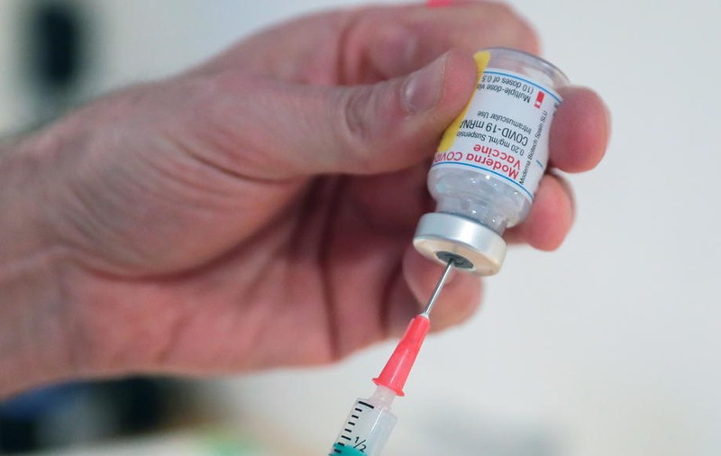 România a început de astăzi și vaccinarea cu Moderna. Rapelul este la 28 de zile, nu la 21, ca la Pfizer