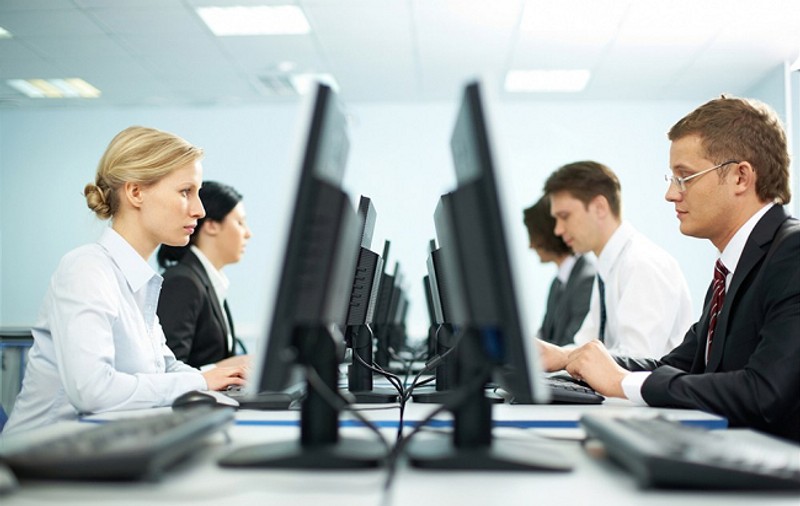 Studiu: Peste 37.000 de profesioniști IT au plecat din România în ultimii 20 de ani
