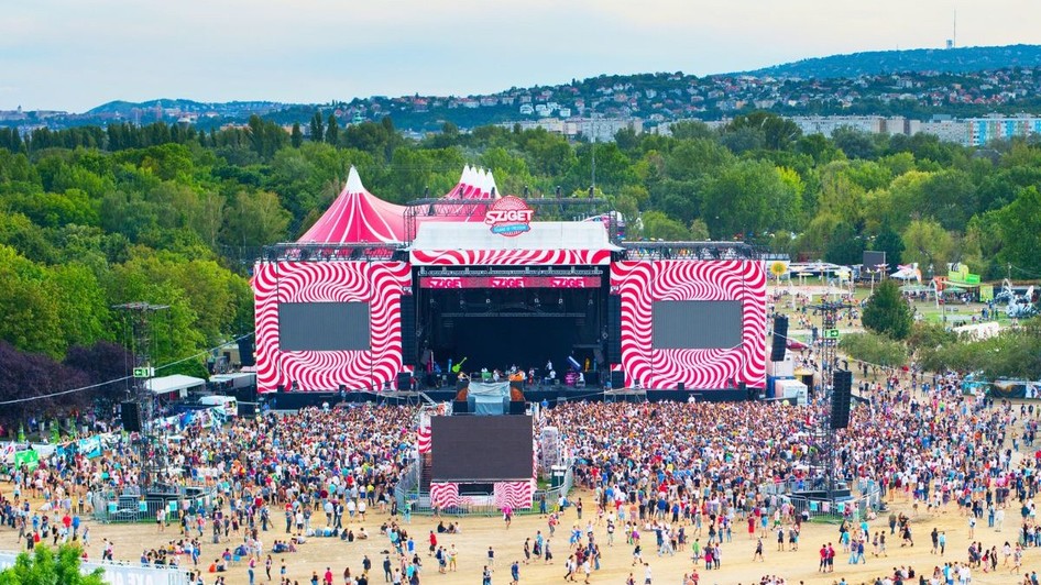 Efectul Sziget: 65% dintre turiștii străini veniți la festival rămân să exploreze Budapesta. Sursă foto: Shutterstock