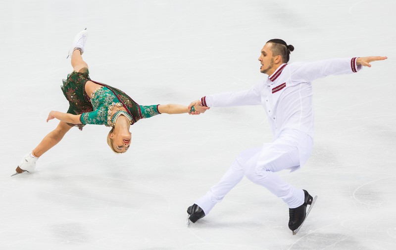 Rușii Volosojar-Trankov, medaliați cu aur în concursul de perechi al CE 2016